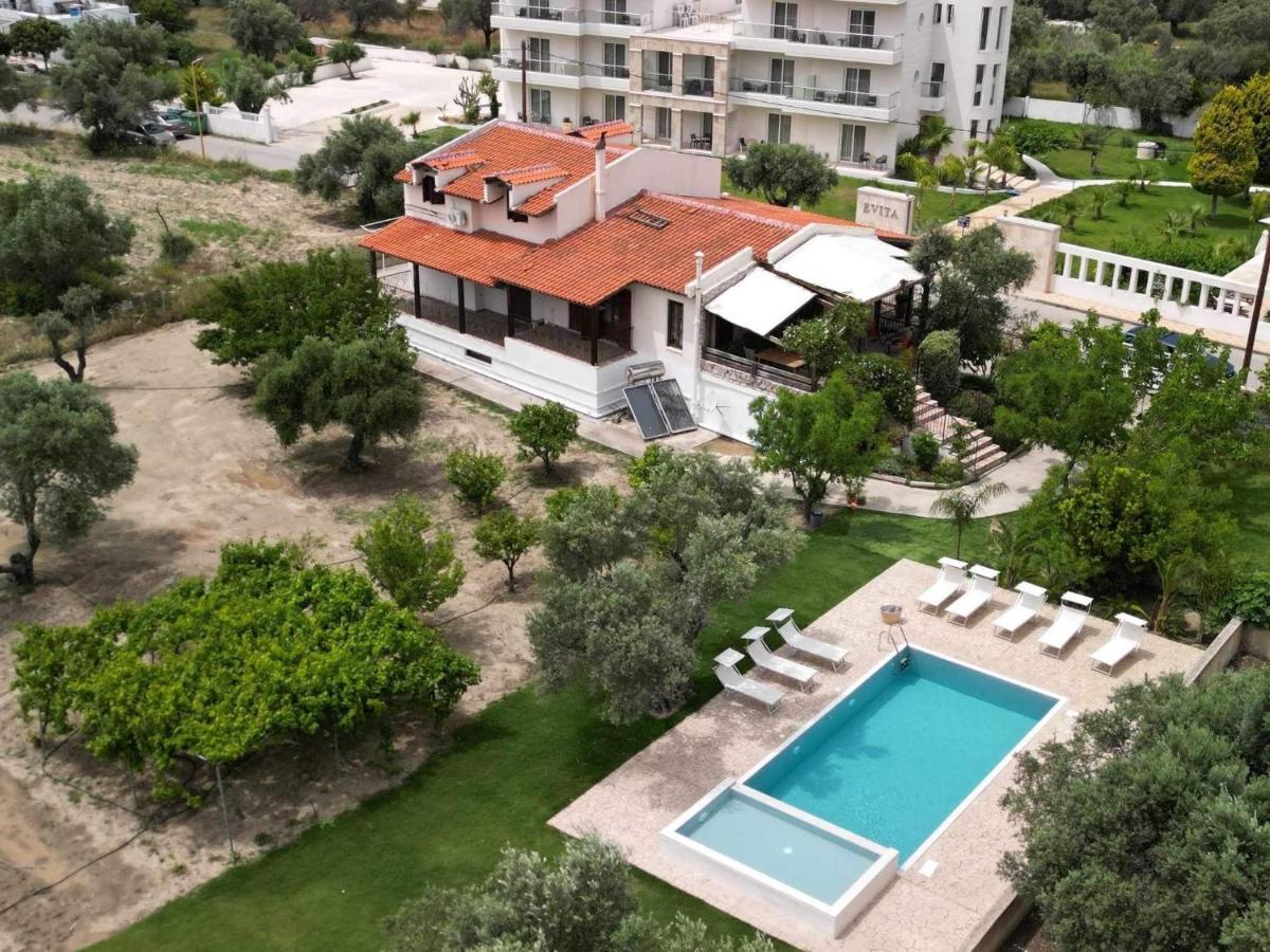 Sunny Countryside Villa - With Private Pool Фаліракі Екстер'єр фото